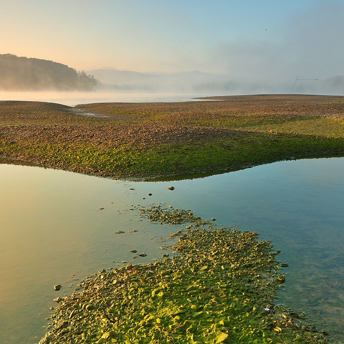Foto: na rozhraní minikontinentů - Těrlická přehrada - Těrlicko - říjen 2015